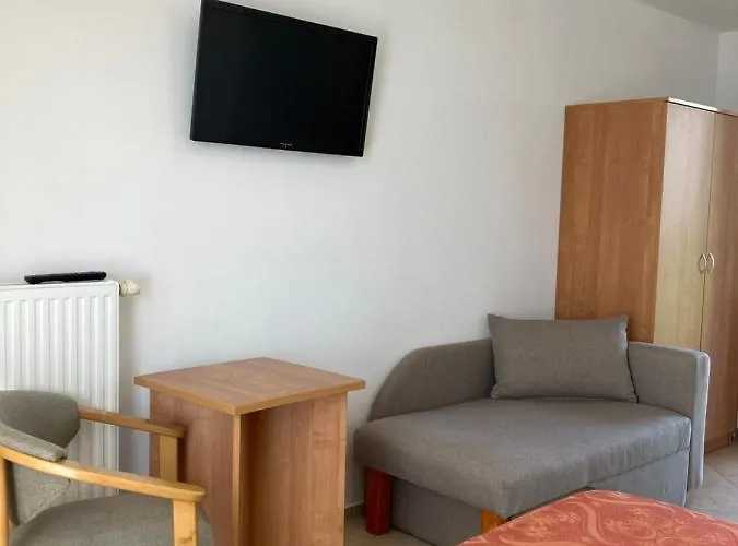 ゲストハウス Mango レバル