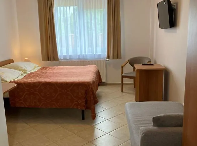 Mango ゲストハウス レバル